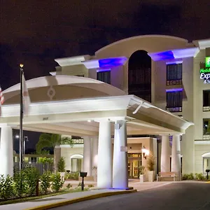 Hotel Express Hotel&suites Tampa-usf-busch Gardens, An Ihg